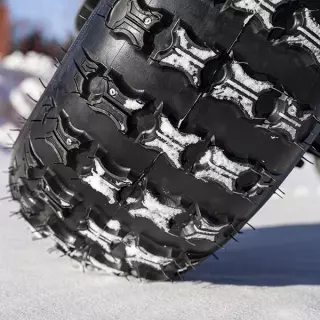 Kontio Motors Mopon nastoitettu talvirengas, 18x9.5-8